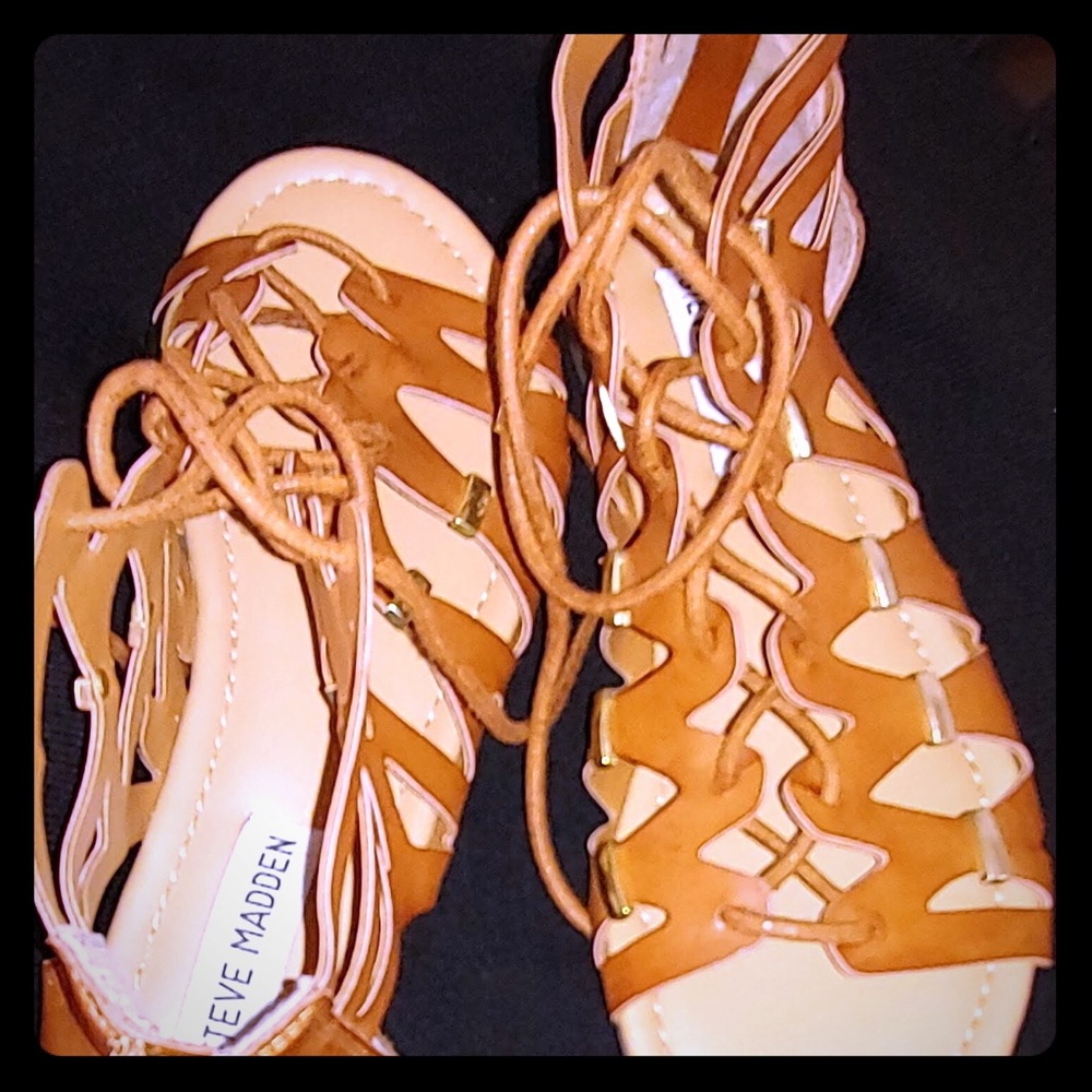 ***NWOT*** Boho Chic Flats